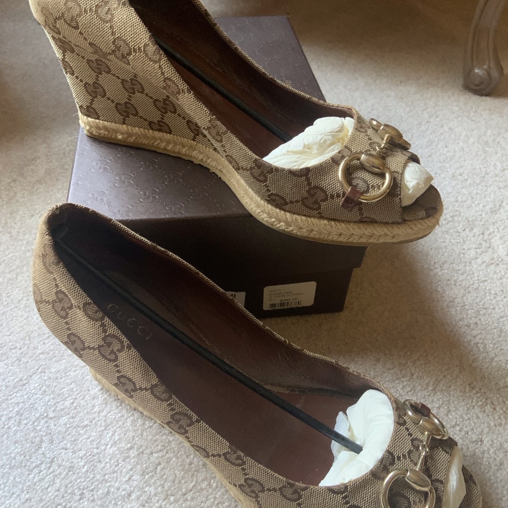 Authentic GUCCI open toe espadrilles